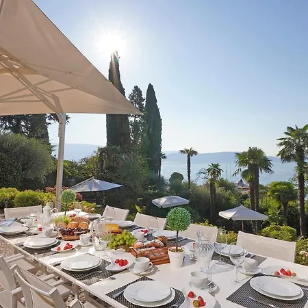 Laura Luxury With Lake View Private Pool, Close The Town And The Lake Gardone Riviera