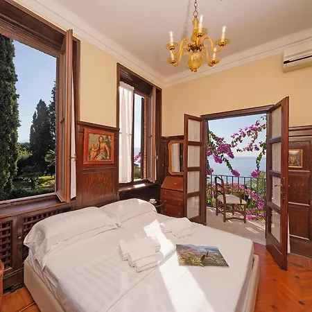Laura Luxury With Lake View Private Pool, Close The Town And The Lake Villa Gardone Riviera