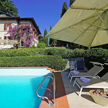 Laura Luxury With Lake View Private Pool, Close The Town And The Lake