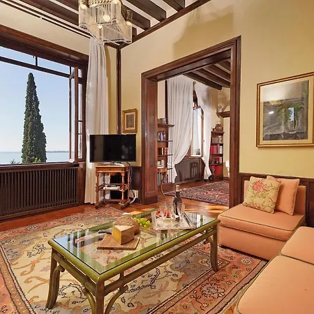 Laura Luxury With Lake View Private Pool, Close The Town And The Lake Gardone Riviera