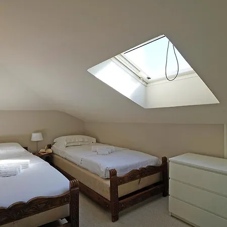 Laura Luxury With Lake View Private Pool, Close The Town And The Lake