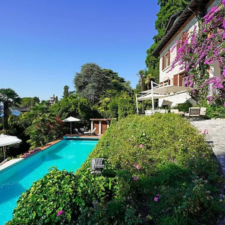 Laura Luxury With Lake View Private Pool, Close The Town And The Lake