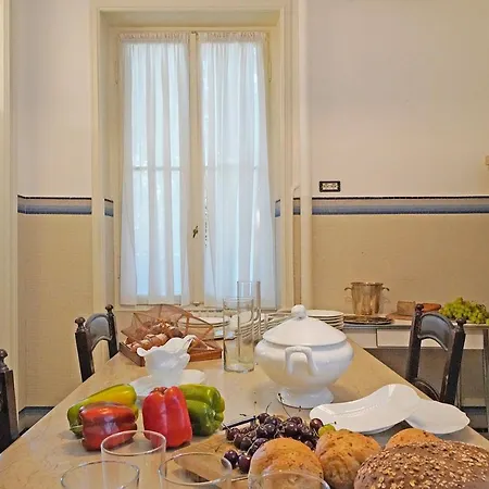 Laura Luxury With Lake View Private Pool, Close The Town And The Lake Villa
