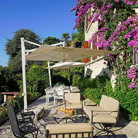 Laura Luxury With Lake View Private Pool, Close The Town And The Lake